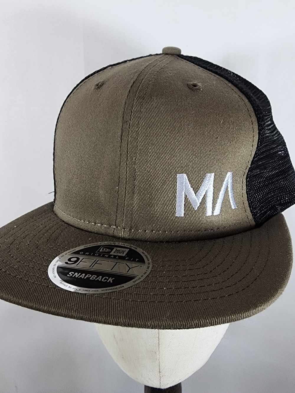 New Era 9FIFTY Snapback Hat Brown Mesh Trucker MA California Patch NWOT